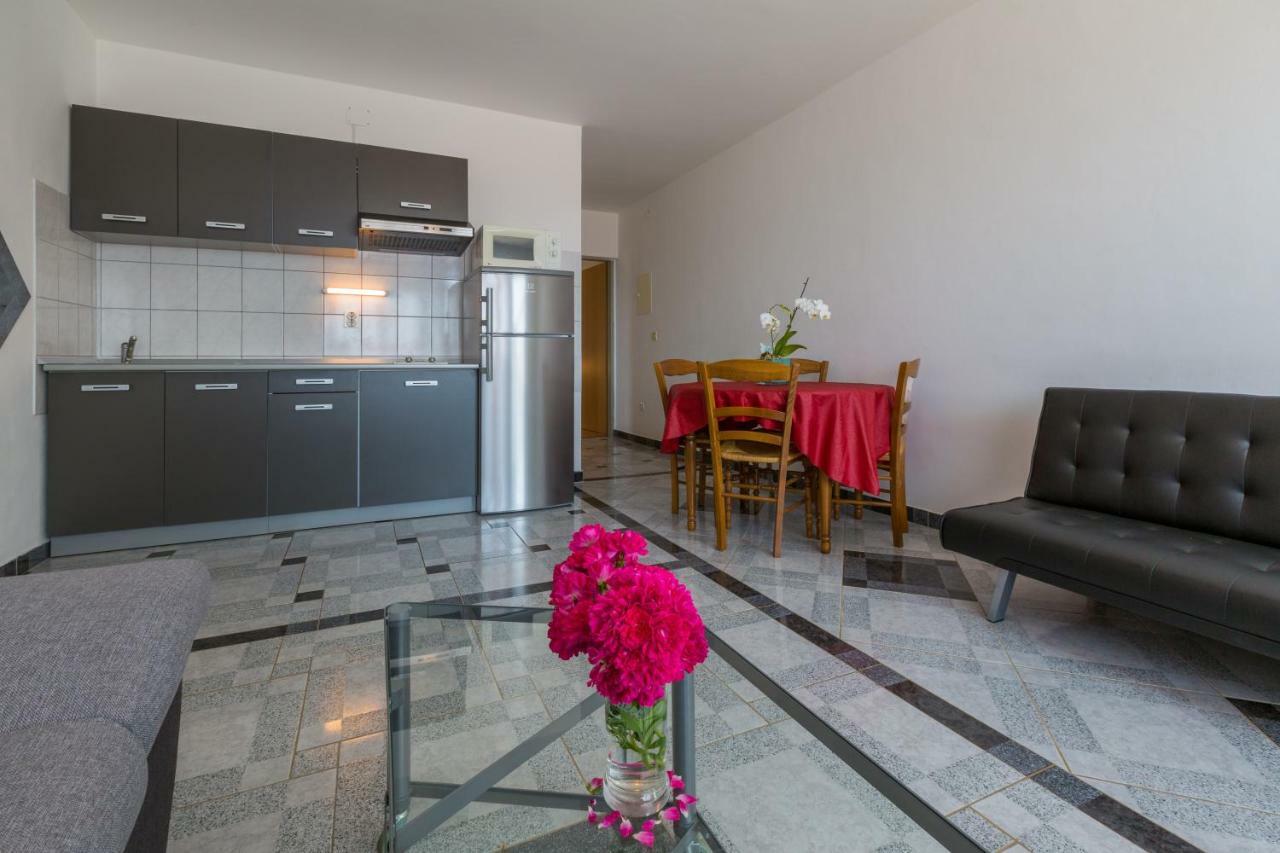 Apartments Slavica Dramalj Buitenkant foto